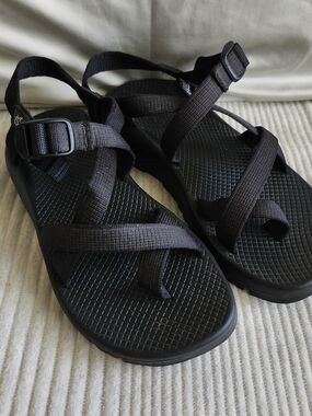 Chaco Z2 Classic Sandals Womens 10 Made in USA Black Strappy Toe Loop Outdoors